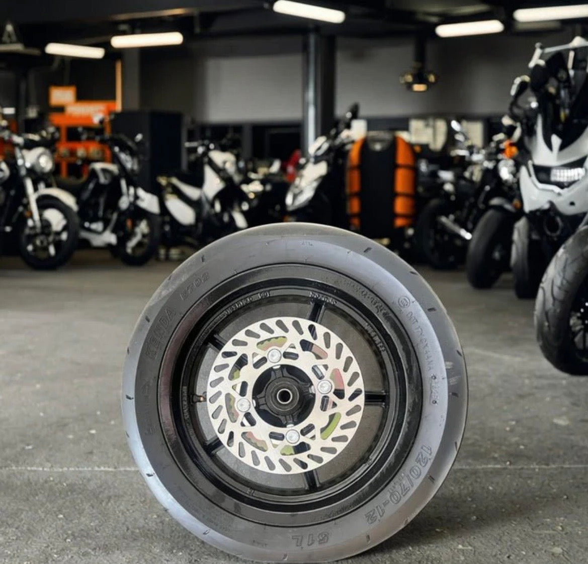 Tuttio/Razor Supermoto Wheel Set