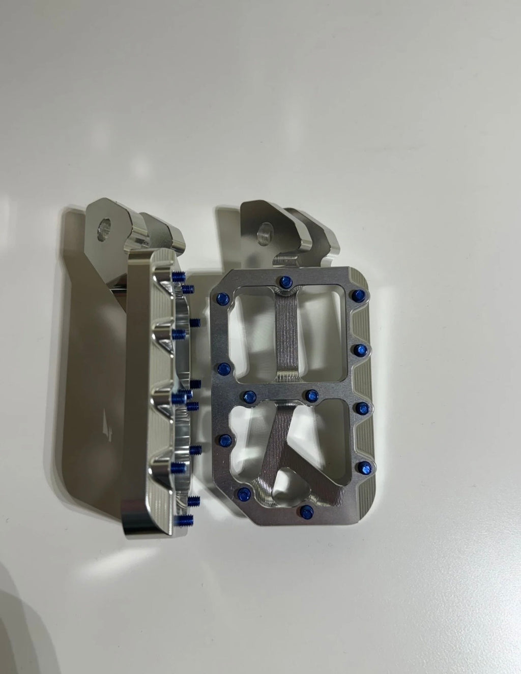 Silver foot pegs (fits all bikes)