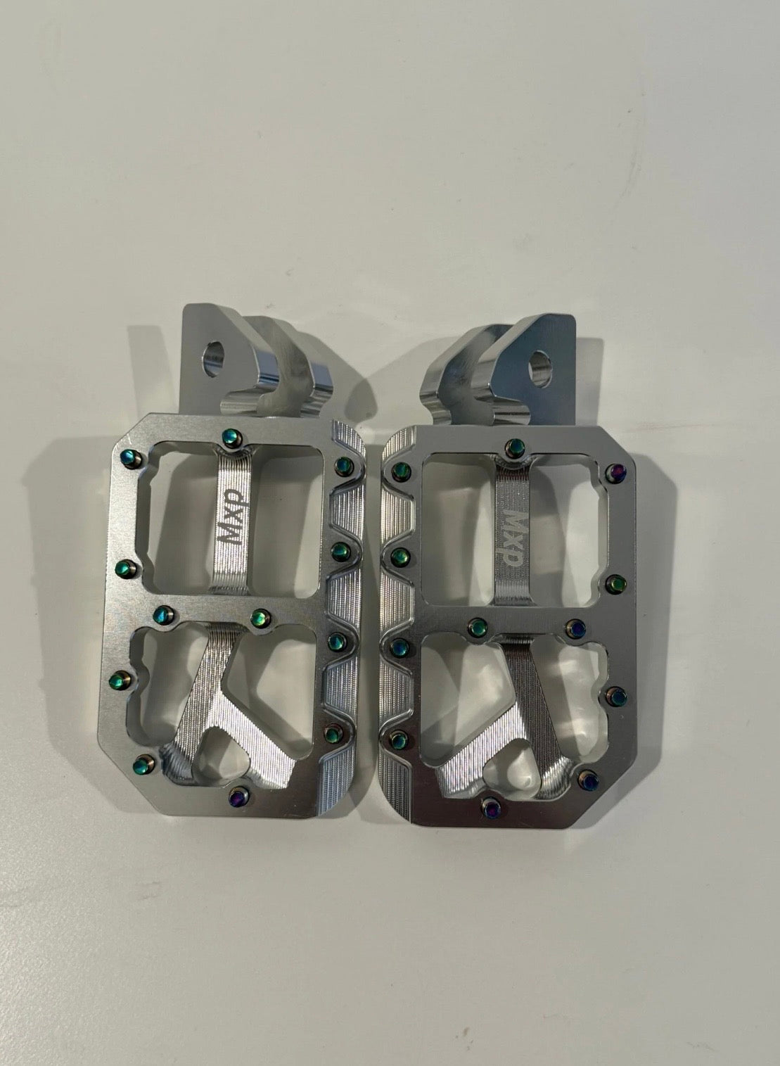 Silver foot pegs (fits all bikes)